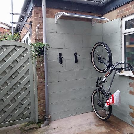 Sunset Guest House Hunstanton Bagian luar foto A bicycle shower