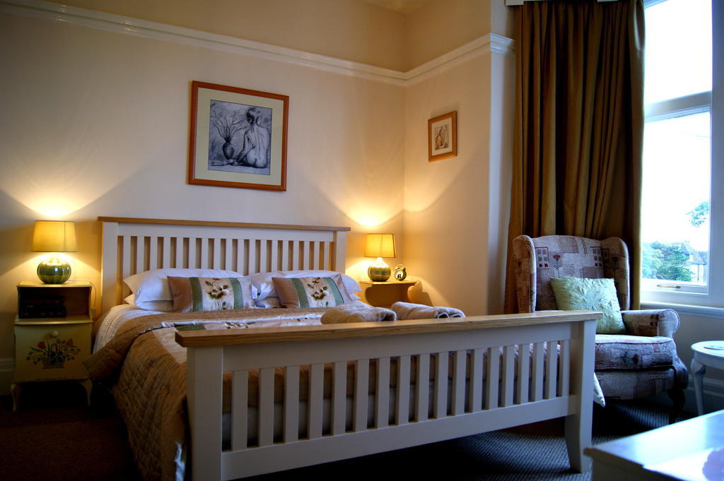 Sunset Guest House Hunstanton Ruang foto A bedroom at the hotel